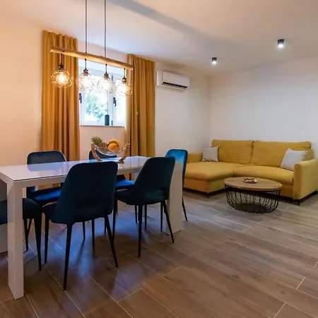 Lily Center Lägenhet *